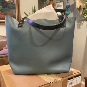Portland Leather Goods Medium Leather Tote in Zoolander - Unicorn 🦄